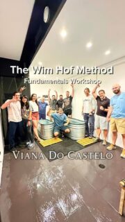 Así se vivió una experiencia profunda con el método Wim Hof en Viana do Castelo. Respiración, hielo, mente presente y comunidad auténtica!

Gracias de corazón a @foz_health_club por abrirnos sus puertas y a @imun3health por seguir creyendo en este camino de consciencia, salud y rendimiento humano.

Traer este tipo de experiencias a lugares nuevos requiere sacrificio, constancia y mucha entrega. Nada se da solo. Para dar a conocer algo real, transformador y poderoso, hay que estar dispuesto a salir del confort, cargar el hielo, ajustar cada detalle y mostrarte vulnerable. Pero vale la pena. Siempre! 

Gracias a cada persona que se sumó con mente abierta y corazón dispuesto. #NEVERGIVEUP

#WimHofMethod #VianaDoCastelo #RespiraSienteRinde #SaúdeNatural #MindsetFuerte #Imun3Health #FozHealthClub #RespiraciónConsciente #ExposiciónAlFrío #HumanPerformance #LongevityLifestyle #WellnessPortugal #TransformaciónReal